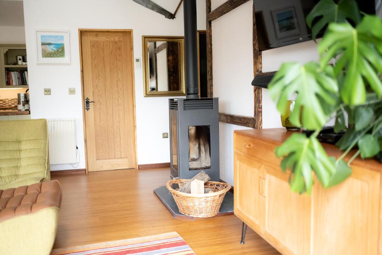 Gwills Countryside With Hot Tub Apartment